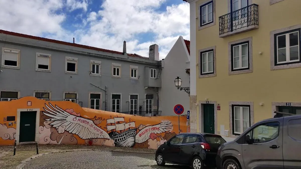 Chiado Modern Attic Duplex 2-Bedroom Apartment Lisboa
